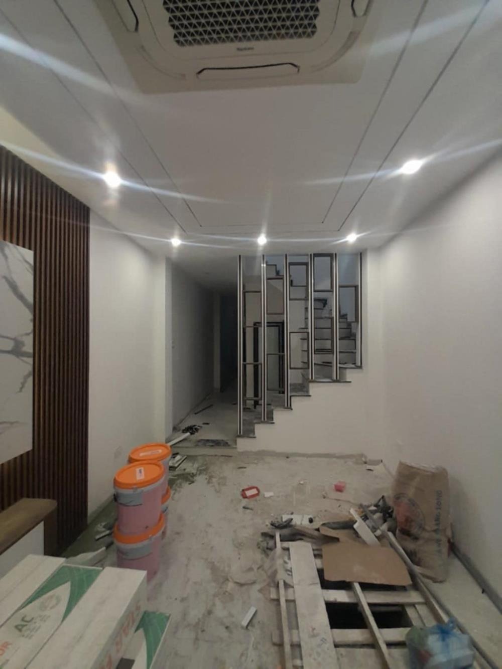 Bán nhà phố Văn Cao - 5 tầng thang máy - Vị trí đẹp, giá tốt