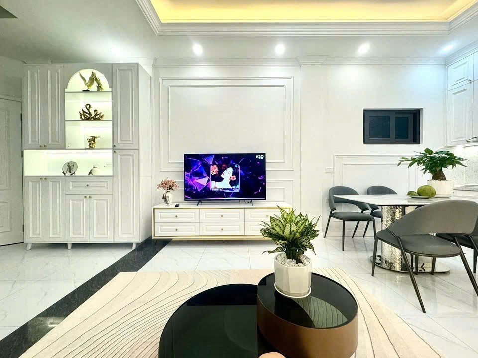 Bán nhà Quận Ba Đình - Tặng Nội Thất Tân Cổ Điển - Vị Trí Đẹp, Thông Thoáng