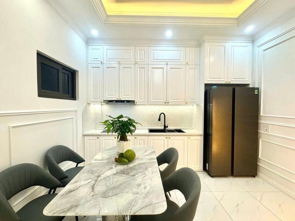 Bán nhà Quận Ba Đình - Tặng Nội Thất Tân Cổ Điển - Vị Trí Đẹp, Thông Thoáng