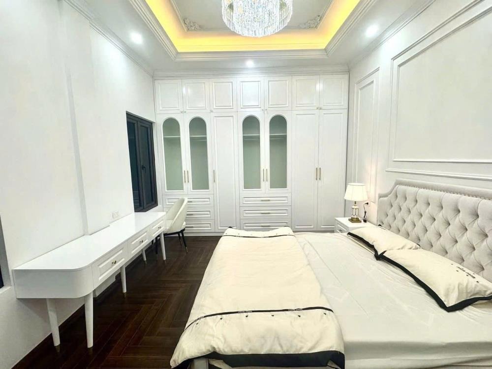 Bán nhà Quận Ba Đình - Tặng Nội Thất Tân Cổ Điển - Vị Trí Đẹp, Thông Thoáng