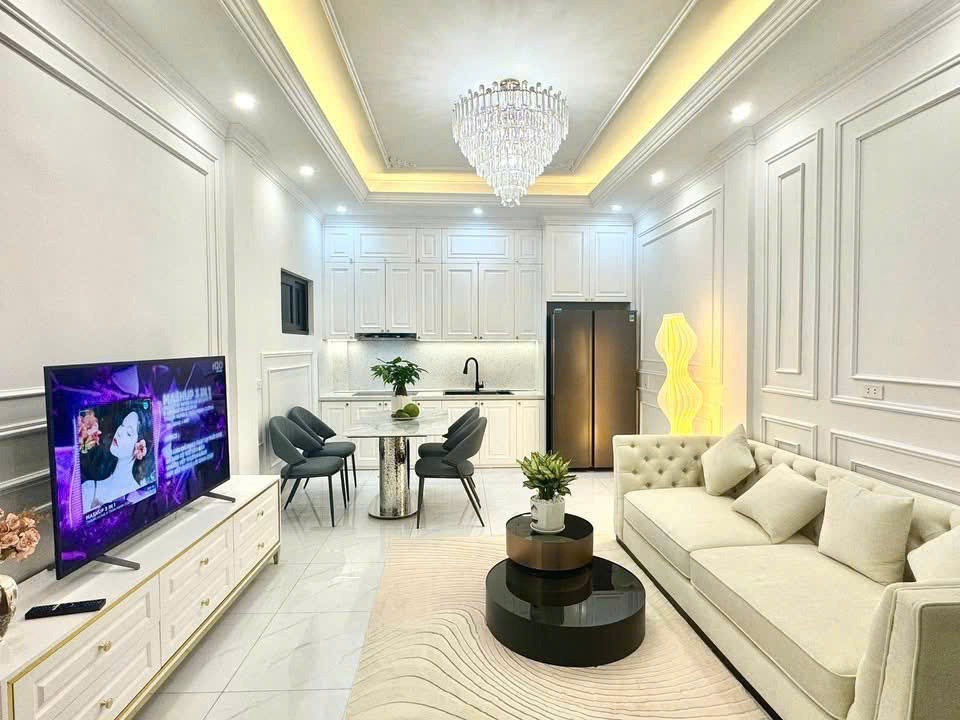 Bán nhà Quận Ba Đình - Tặng Nội Thất Tân Cổ Điển - Vị Trí Đẹp, Thông Thoáng