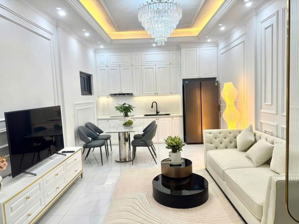 Bán nhà Quận Ba Đình - Tặng Nội Thất Tân Cổ Điển - Vị Trí Đẹp, Thông Thoáng