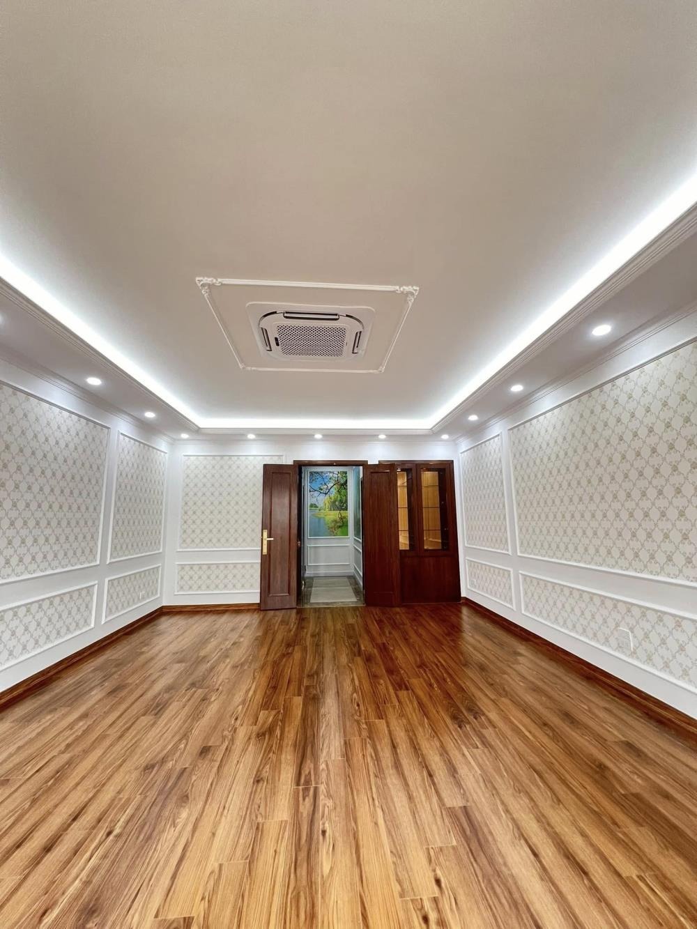 Bán nhà mặt phố Phùng Chí Kiên, Cầu Giấy - 66m2, 6 Tầng, Mặt Tiền 5.5m, Giá 26.8 Tỷ