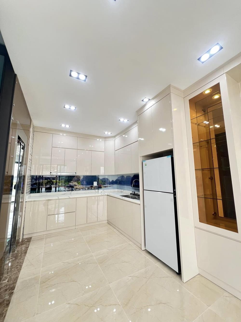 Bán nhà mặt phố Phùng Chí Kiên, Cầu Giấy - 66m2, 6 Tầng, Mặt Tiền 5.5m, Giá 26.8 Tỷ