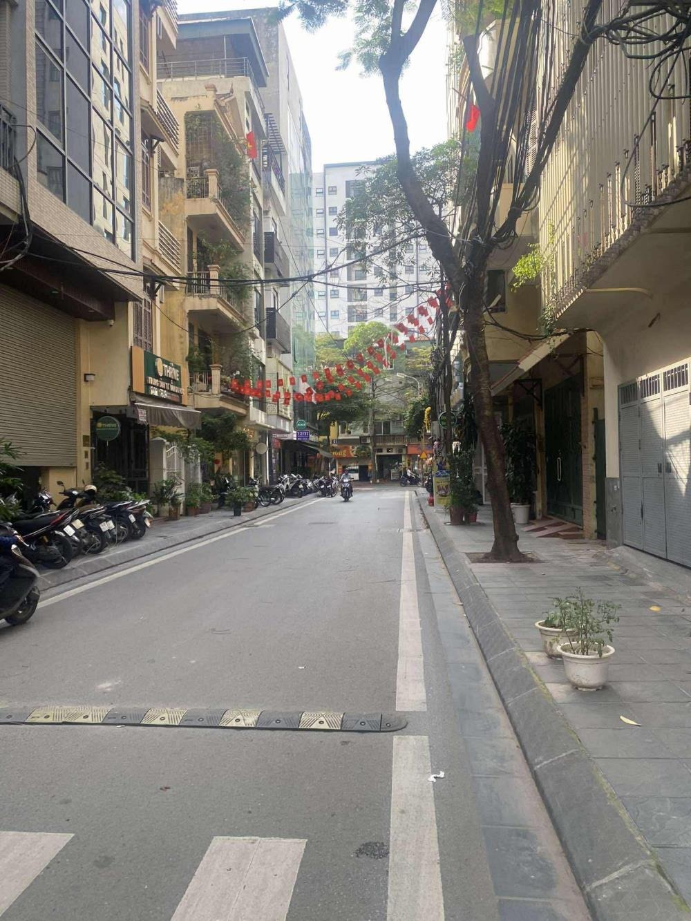 Căn Nhà Phố Kon Tum - Phân Lô VIP - Ô Tô Tránh - Giá 26.8 Tỷ