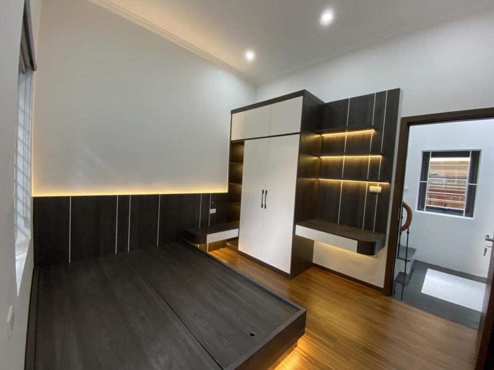 Nhà Mới 5 Tầng Tây Mỗ - Gần Hồ, Oto Tránh - Giá Tốt