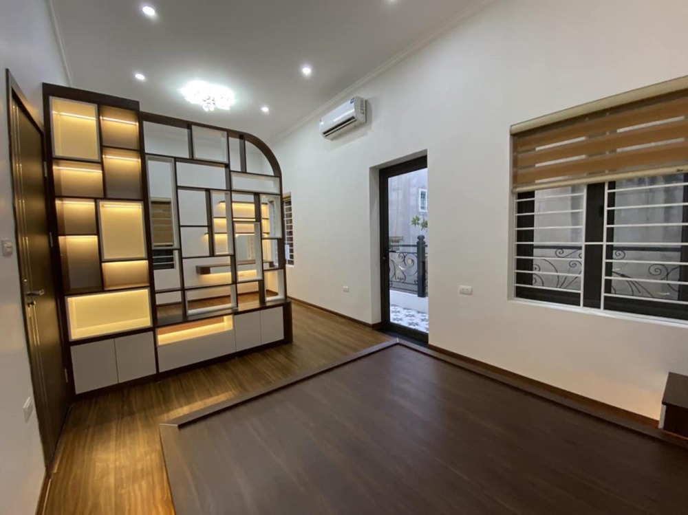 Nhà Mới 5 Tầng Tây Mỗ - Gần Hồ, Oto Tránh - Giá Tốt