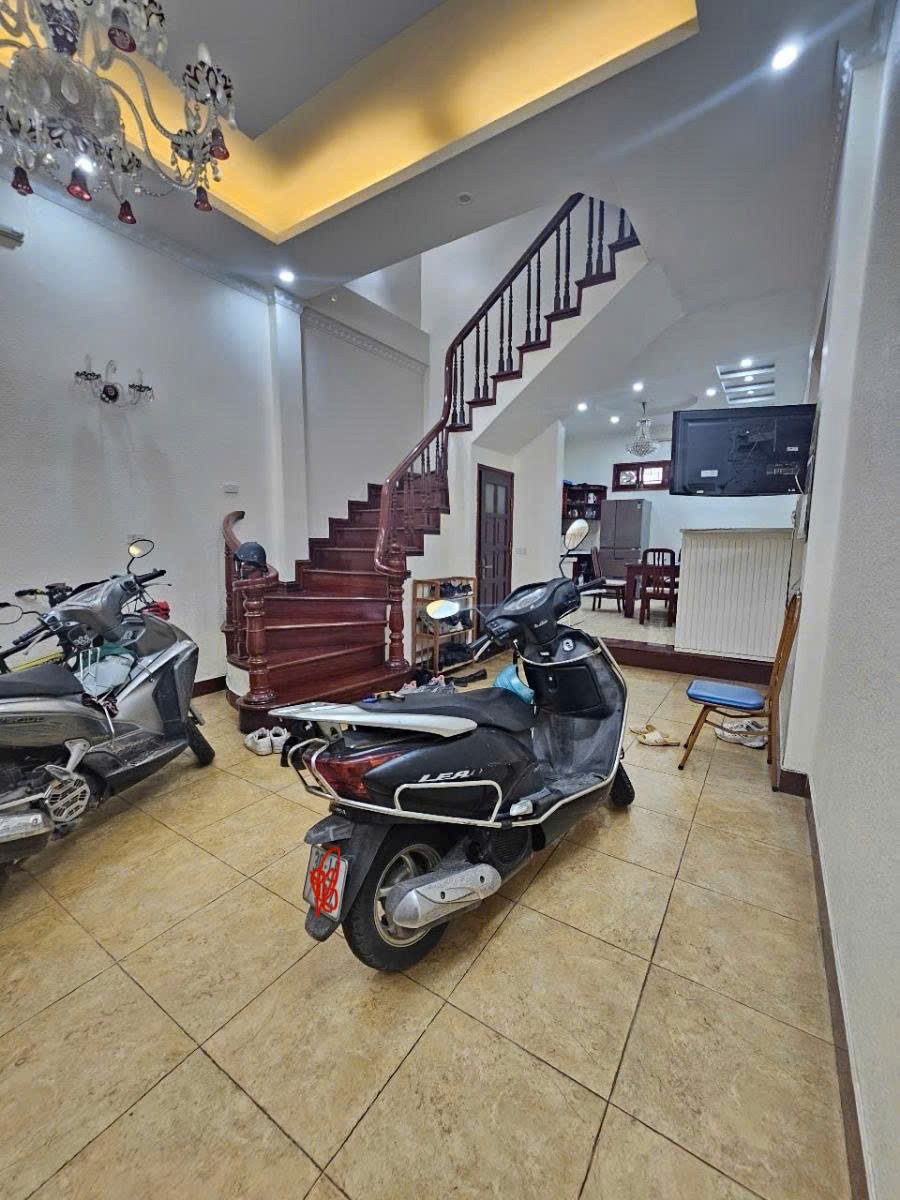 Bán nhà Thái Thịnh Đống Đa 60m2 6 Tầng, MT 4.5m - Vị trí đẹp, Giá 2x