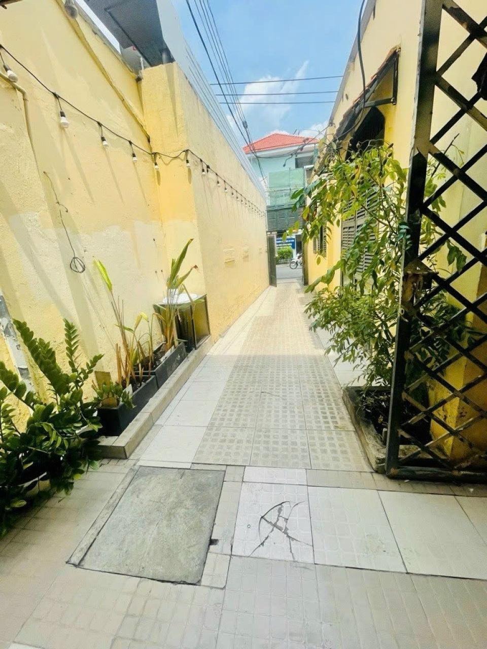 Nhà 2 Tầng Mặt Tiền Lê Lợi, Giá 4x Tỷ - 209m2, Vị Trí Đắc Địa