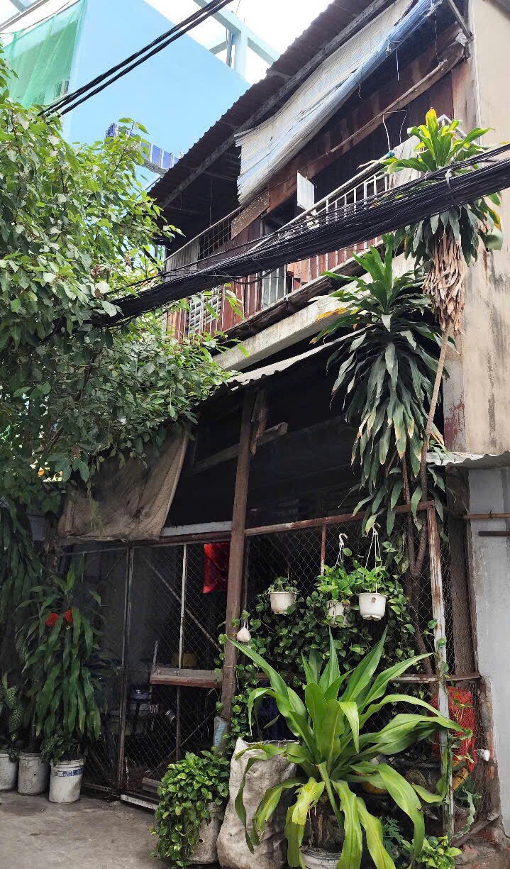Bán Nhà Hẻm Âu Cơ Quận 11 - 9 Tỷ - Vị Trí Đắc Địa