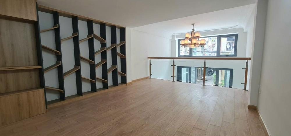 Bán Gấp Nhà Mới Xây Mặt Tiền Lạc Long Quân, Quận 11 - Giá 9.3 Tỷ