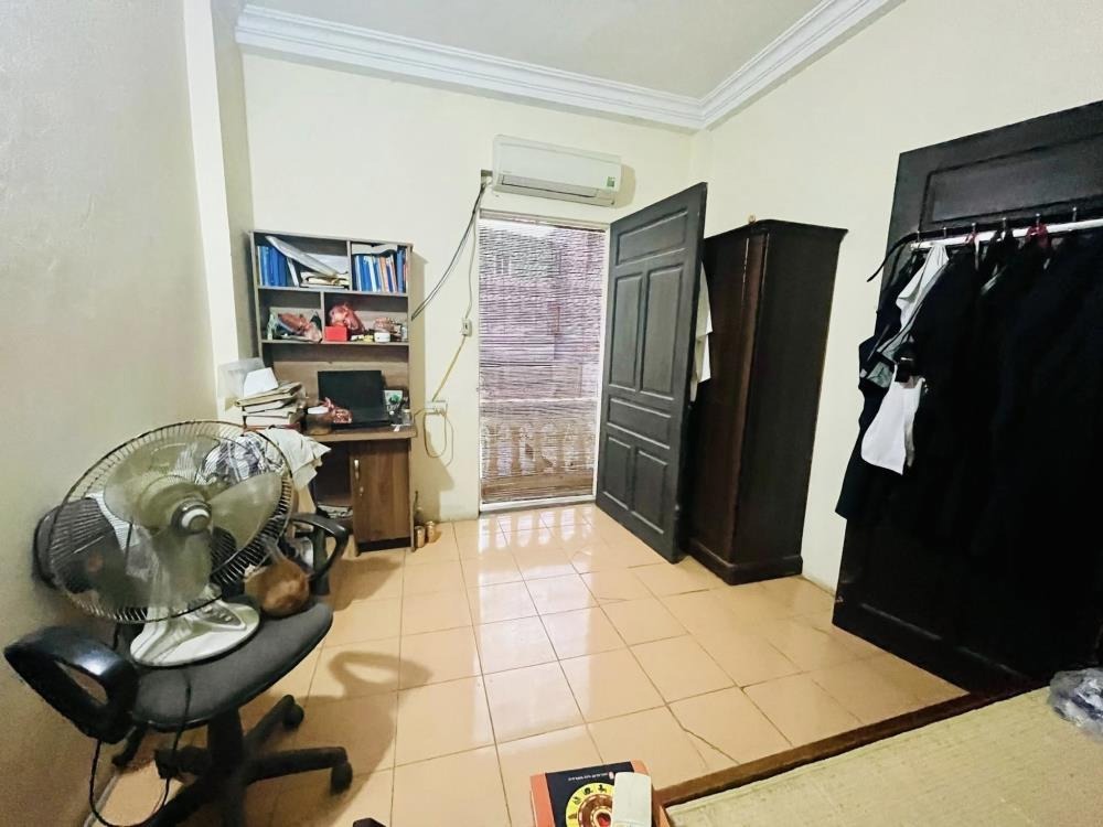 Bán nhà Cổ Nhuế 43m2, 5 tầng, lô góc 2 mặt tiền, giá 7.8 tỷ