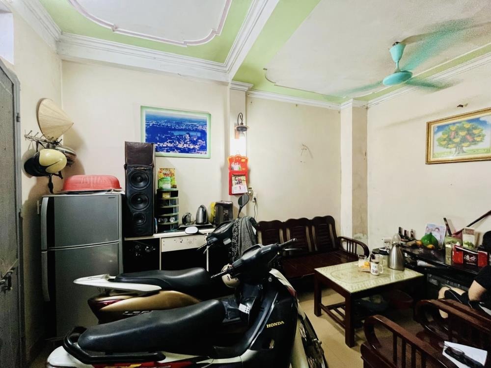 Bán nhà Cổ Nhuế 43m2, 5 tầng, lô góc 2 mặt tiền, giá 7.8 tỷ
