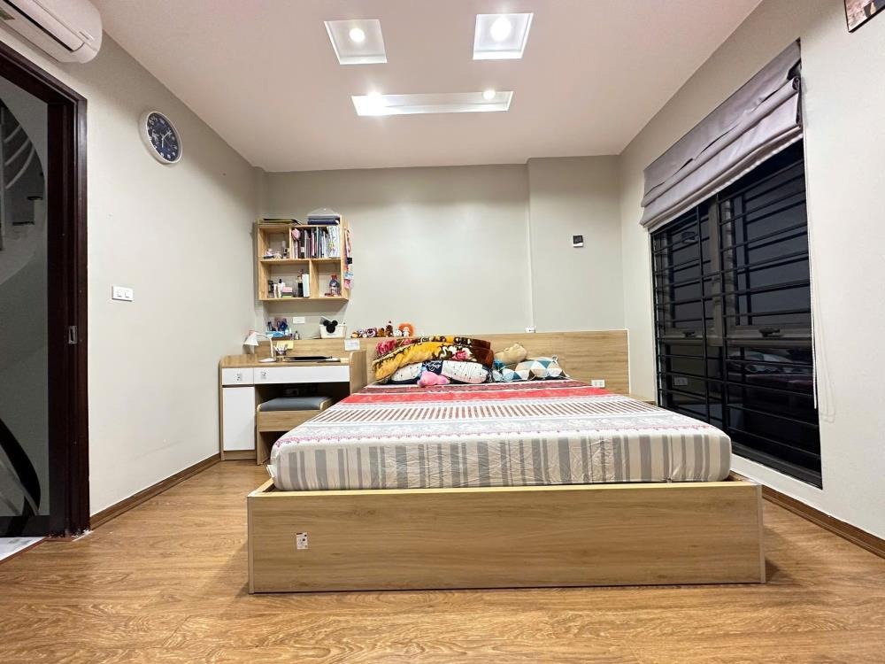 Nhà 6 Tầng 55m² Giáp Nhất - Giá 8.9 Tỷ - Ô Tô Đỗ Cửa