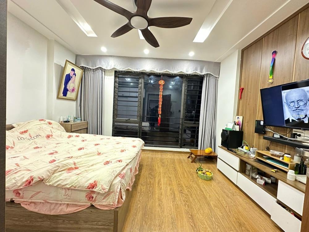 Nhà 6 Tầng 55m² Giáp Nhất - Giá 8.9 Tỷ - Ô Tô Đỗ Cửa