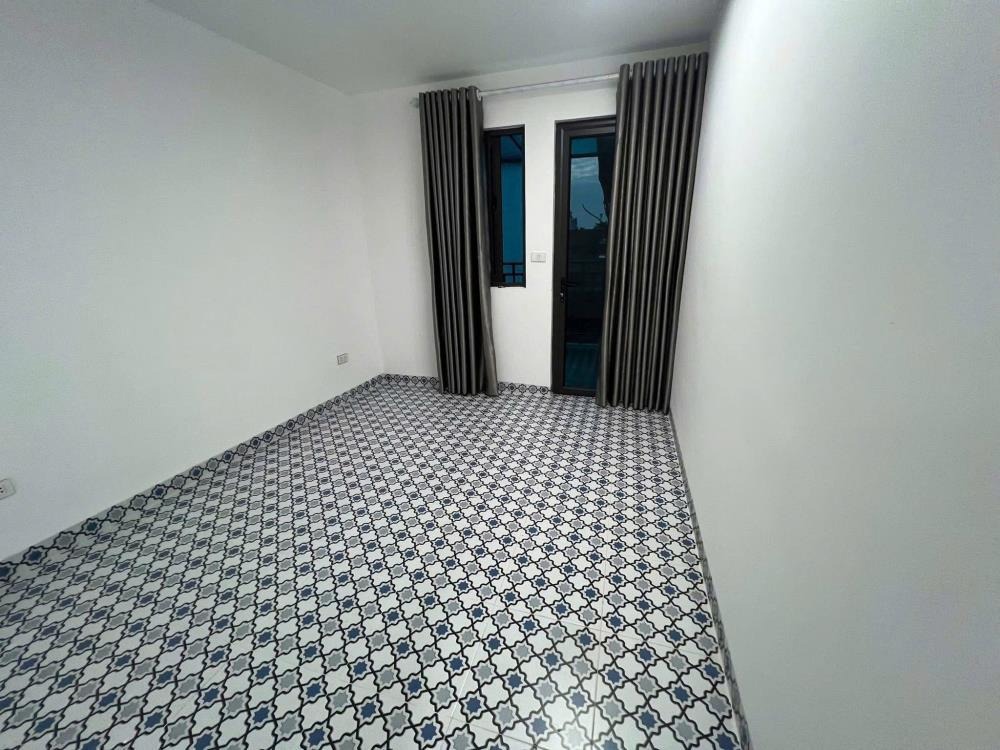 Khám Phá Nhà Đẹp Full Nội Thất Cao Cấp, Ngõ Thông Thoáng, Gần Phố - Giá Tốt!