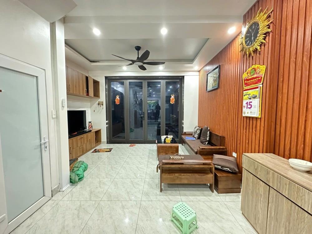 Nhà 6 Tầng 55m² Giáp Nhất - Giá 8.9 Tỷ - Ô Tô Đỗ Cửa