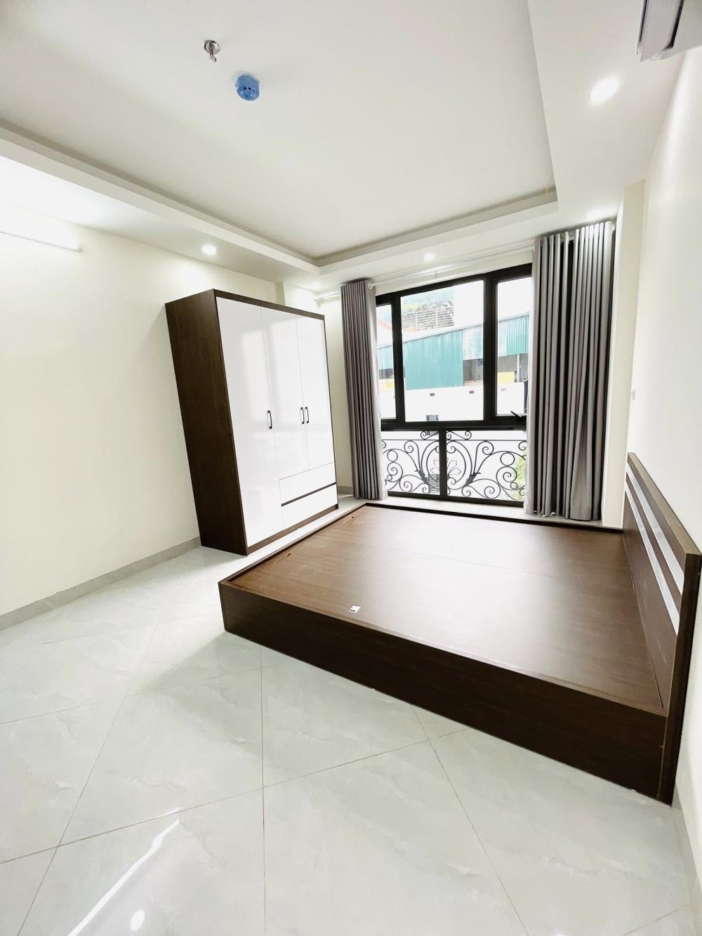 Bán Tòa CCMN Cầu Giấy 57m2, 6 Tầng, Doanh Thu 60tr/tháng - Giá 15.5 tỷ