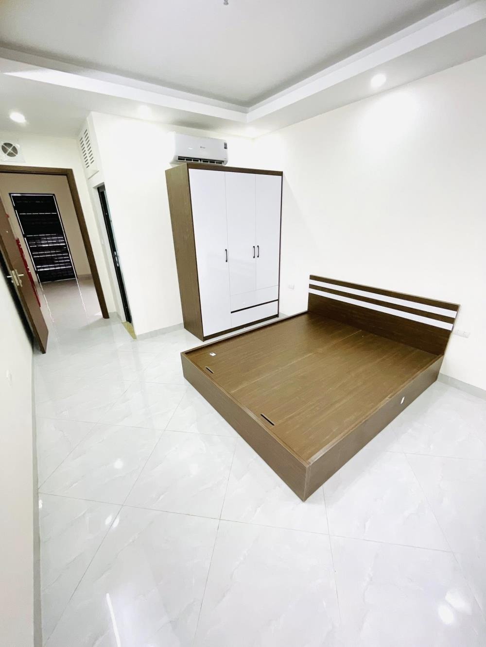 Bán Tòa CCMN Cầu Giấy 57m2, 6 Tầng, Doanh Thu 60tr/tháng - Giá 15.5 tỷ