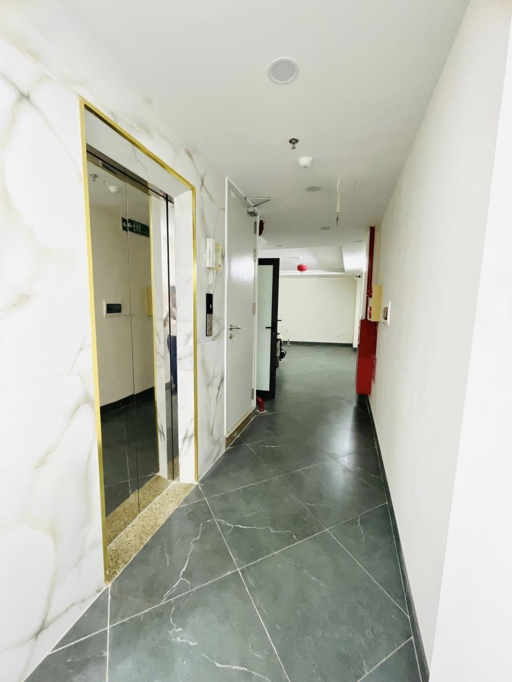 Bán Tòa CCMN Cầu Giấy 57m2, 6 Tầng, Doanh Thu 60tr/tháng - Giá 15.5 tỷ