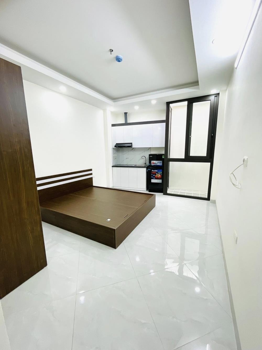 Bán Tòa CCMN Cầu Giấy 57m2, 6 Tầng, Doanh Thu 60tr/tháng - Giá 15.5 tỷ