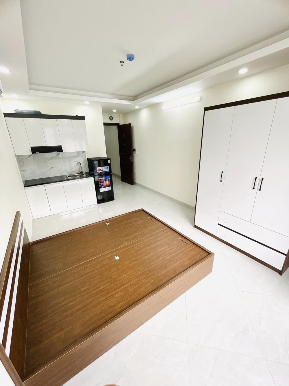 Bán Tòa CCMN Cầu Giấy 57m2, 6 Tầng, Doanh Thu 60tr/tháng - Giá 15.5 tỷ