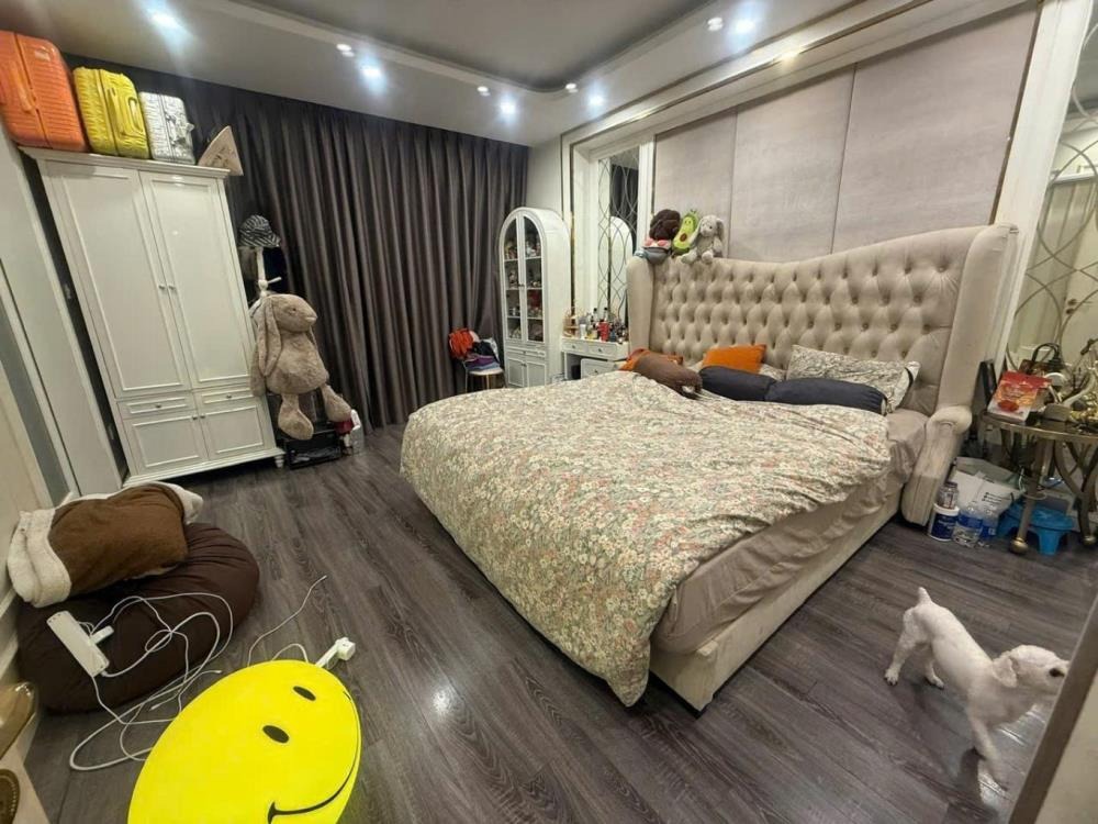 Bán Chung Cư Mặt Phố Thái Hà: 171m2, 4PN, Full Nội Thất, Vị Trí Kim Cương