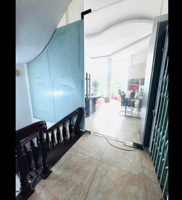 Siêu phẩm mặt phố Khuất Duy Tiến 50m2, lô góc 2 mặt thoáng, giá 24 tỷ