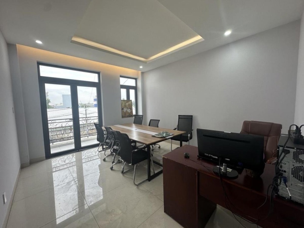 Nhà mới 3 tầng Tô Ngọc Vân, Q12 - 61m2, 4.5x14m - 5.8 tỷ