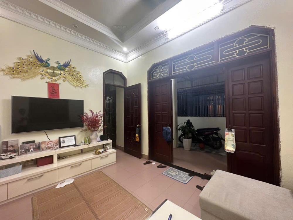 Bán nhà 3 tầng - Lô góc - Đàm Quang Trung - 105m² - Mặt tiền 7.2m - Giá 19.4 tỷ