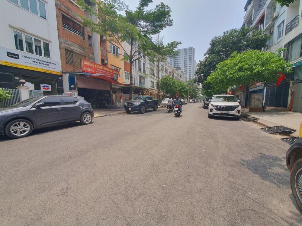 Khu đô thị Văn Khê: Mặt tiền trục chính, 83m2 x 5 tầng - Đầu tư kinh doanh