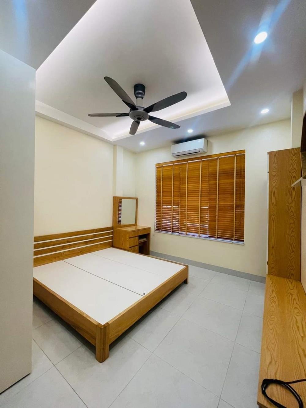 Bán nhà liền kề 45m2 Văn Phú - Quang Trung, Giá 11 tỷ