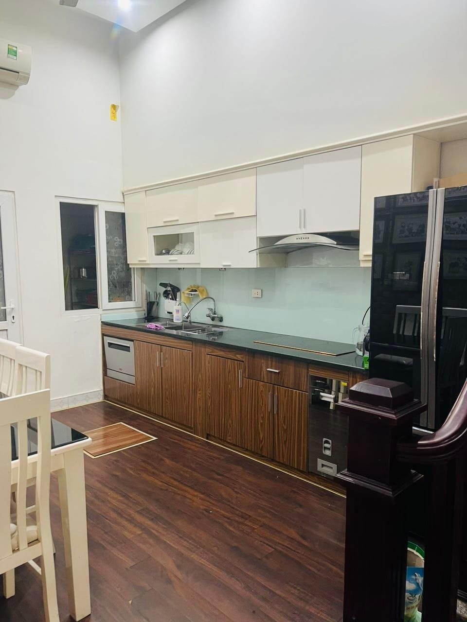 Bán Nhà Định Công 50m2 x 5 Tầng, Giá 6.5 Tỷ - Vị Trí Đẹp, Nội Thất Đầy Đủ