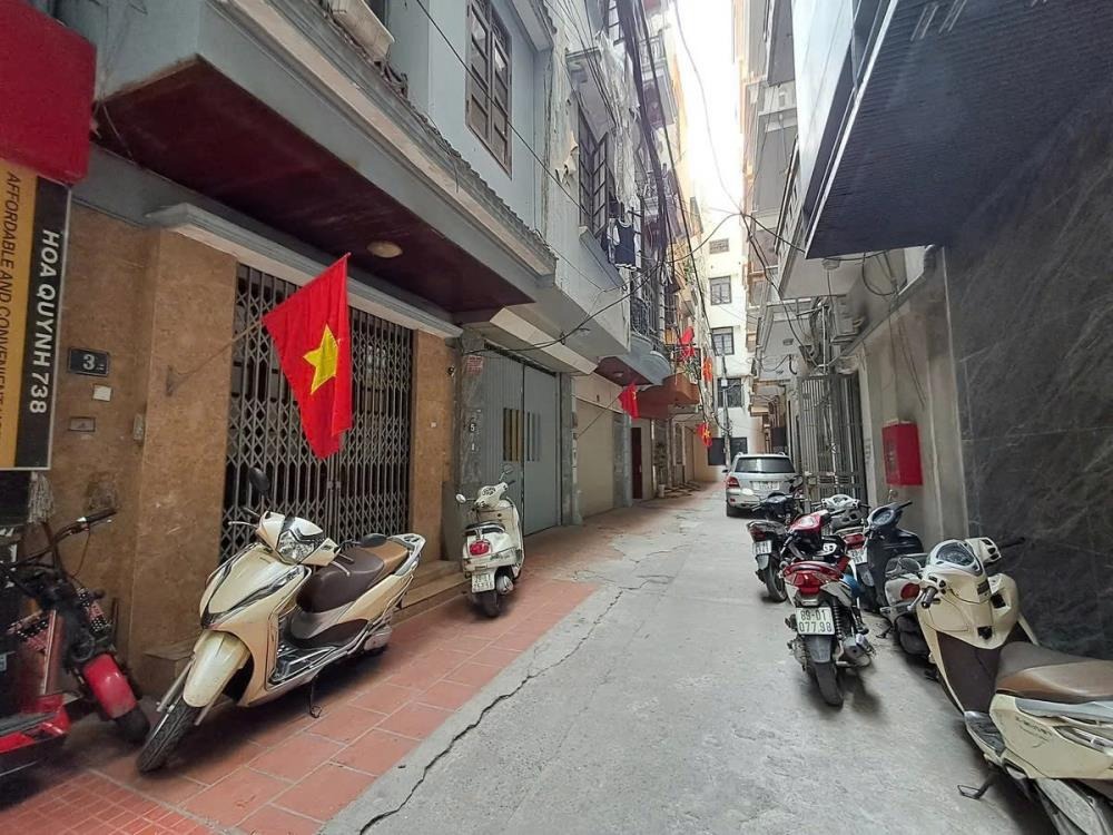 Bán nhà phố Thái Hà 61m2, 4 tầng, Ô tô đỗ cửa, 15.5 tỷ - Quận Đống Đa