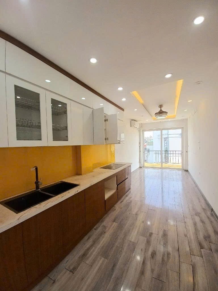 Bán Gấp Nhà Mặt Phố Nghi Tàm - 6 Tầng, Thang Máy, Hồ Tây
