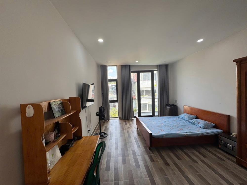 Bán Nhà Mặt Tiền Tân Bình: 4 Tầng, 70m² Giá 16.2 Tỷ - Vị Trí Đắc Địa