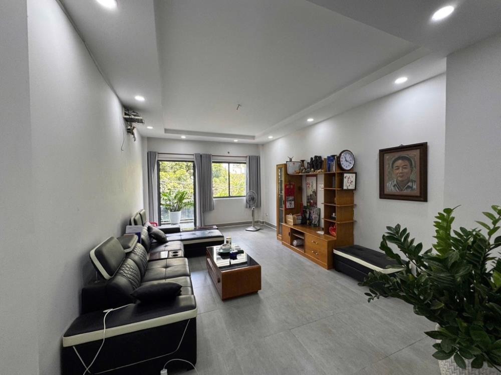 Bán Nhà Mặt Tiền Tân Bình: 4 Tầng, 70m² Giá 16.2 Tỷ - Vị Trí Đắc Địa