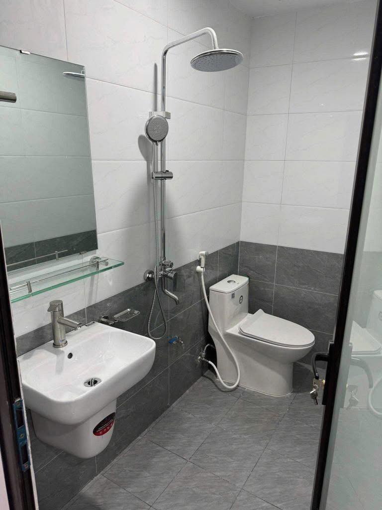 Nhà Đẹp 5 Tầng, Cầu Đơ, Hà Đông: 42m² - Giá 9.2 Tỷ