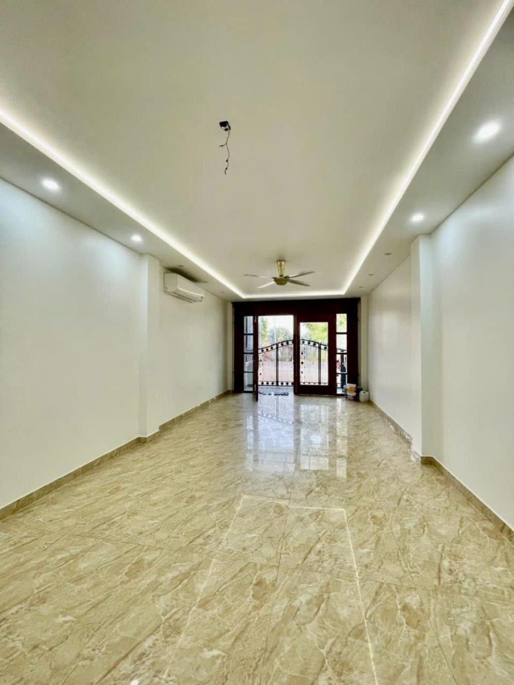 Bán nhà Bắc Từ Liêm 6 Tầng Thang Máy, 60m2, Giá 16 tỷ - View Đẹp, Ô Tô Tránh