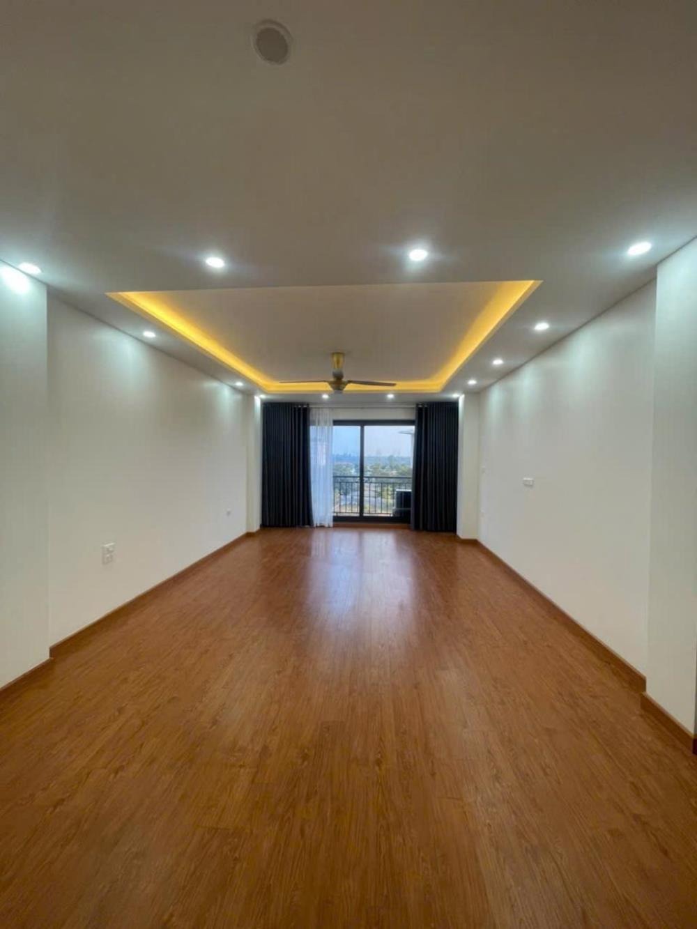 Bán nhà Bắc Từ Liêm 6 Tầng Thang Máy, 60m2, Giá 16 tỷ - View Đẹp, Ô Tô Tránh