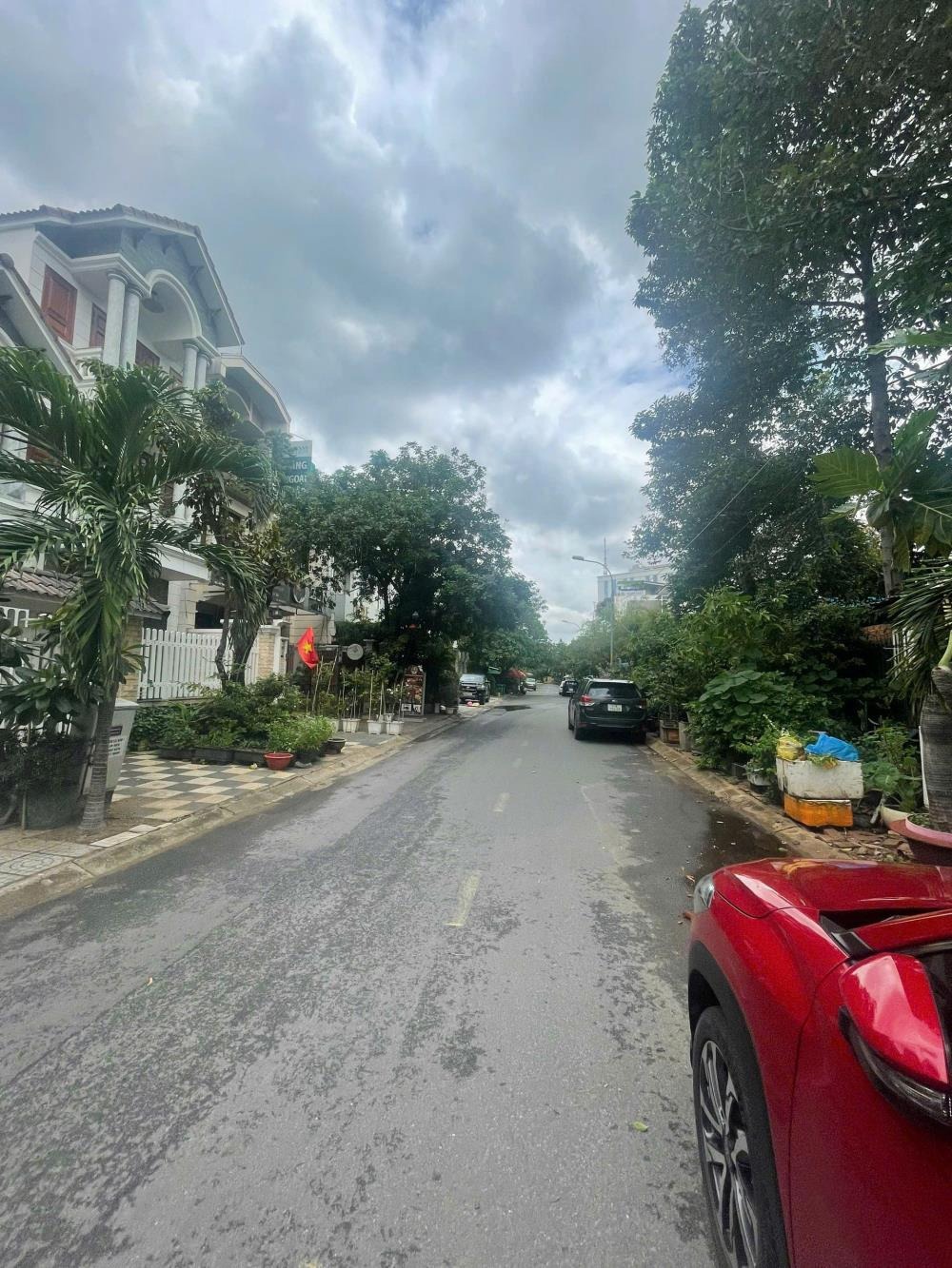 Bán nhà đẹp, vị trí đắc địa, công viên Quận 2 - 21 tỷ