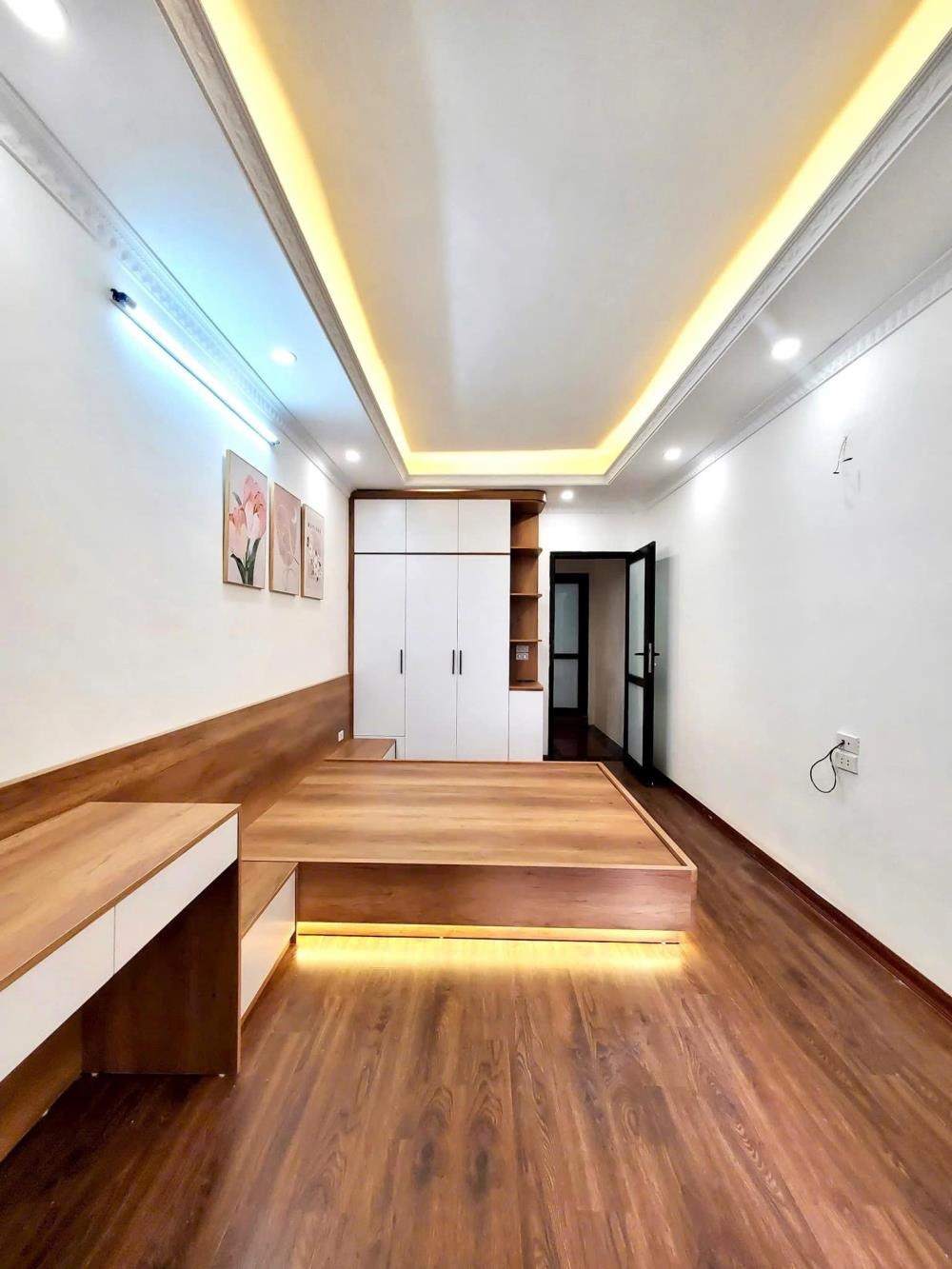 Khương Trung Thanh Xuân: Nhà 5 Tầng Full Nội Thất, Giá 6 Tỷ - Vị Trí Đắc Địa