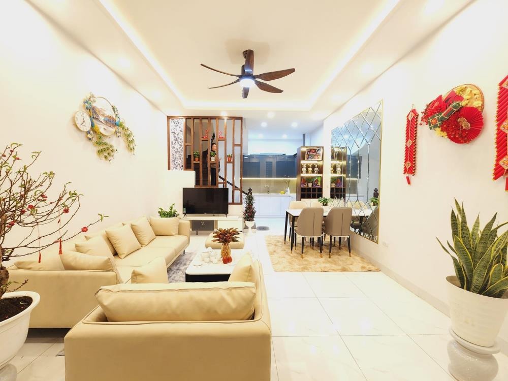 Bán Nhà Kim Giang 4 Tầng, 46m2, Giá 5.7 Tỷ - Gần Ô Tô, Thông Thoáng