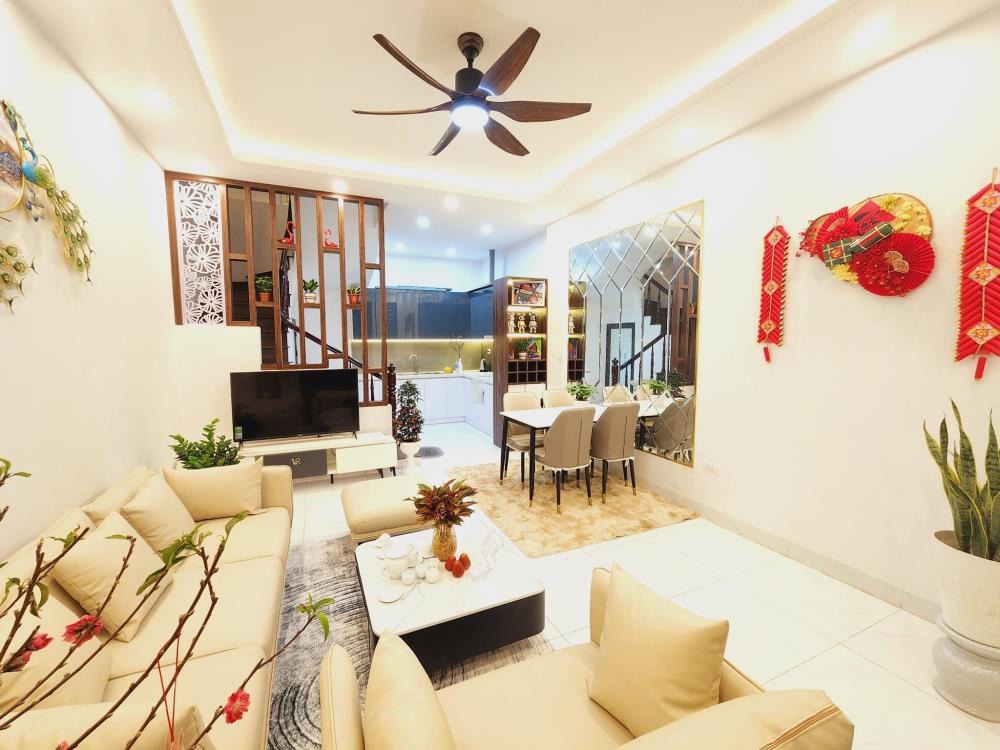 Bán Nhà Kim Giang 4 Tầng, 46m2, Giá 5.7 Tỷ - Gần Ô Tô, Thông Thoáng