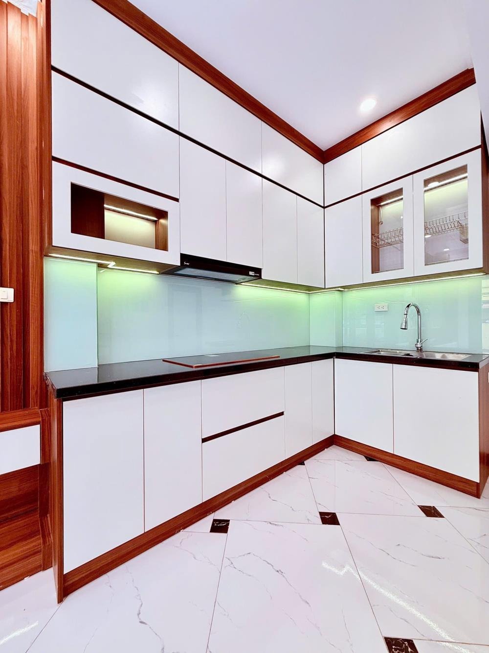 Nhà Đẹp Xây Mới Phố Khương Đình - 30m2, 6 Tầng, 4 Phòng Ngủ - 7.2 Tỷ