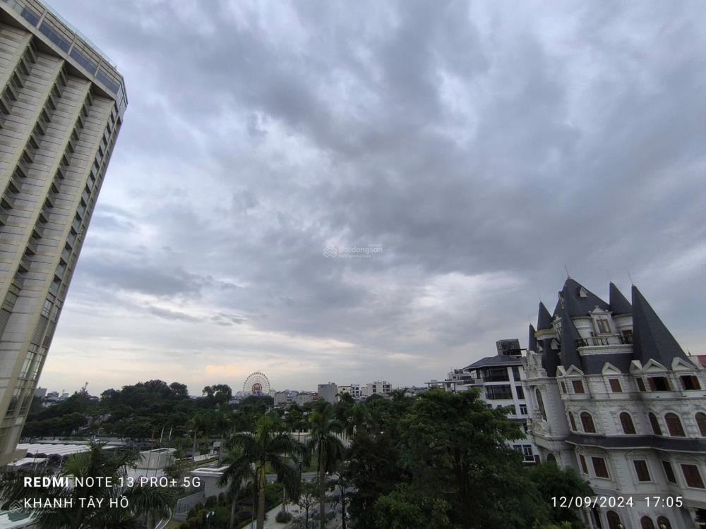 Bán Biệt Thự Vườn Đào Tây Hồ - 5 Tầng, 289m², Mặt Tiền 18m, Lô Góc