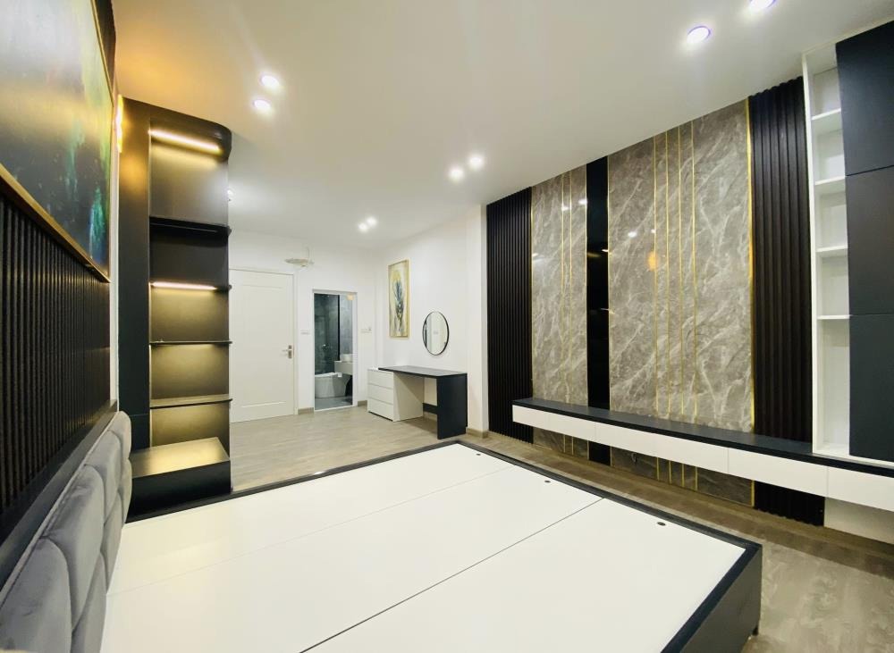 Bán nhà Nguyễn Hữu Thọ 45m2, 5 tầng, Giá Rẻ 5.15 Tỷ - Vị Trí Đắc Địa