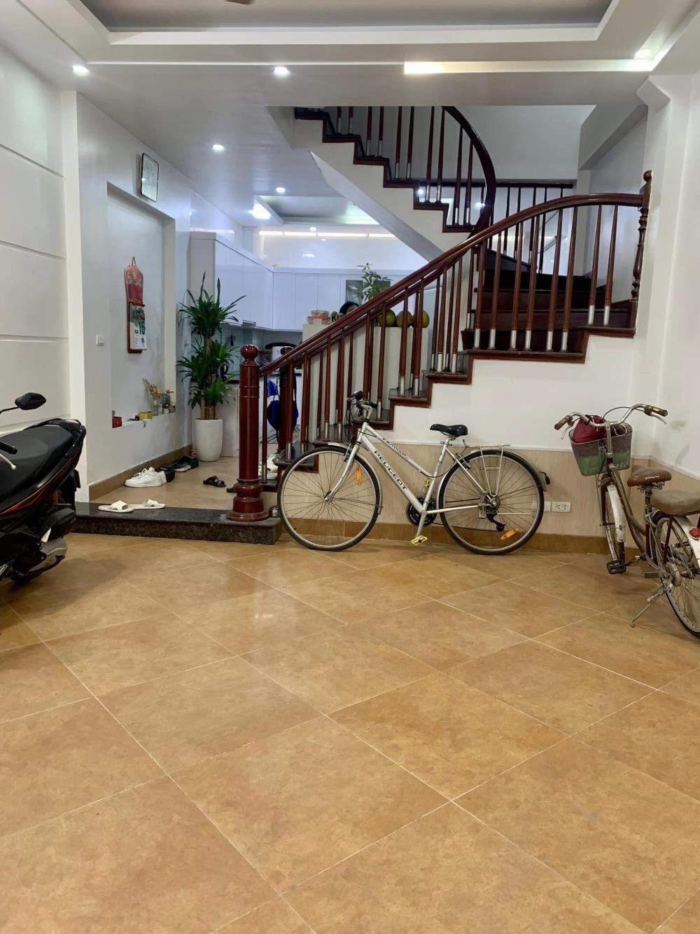 Bán nhà Định Công, Hoàng Mai: 40m2, 4 tầng, giá 5.55 tỷ, Full đồ