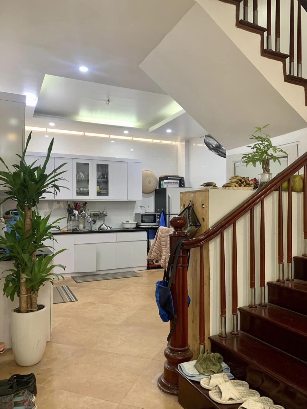 Bán nhà Định Công, Hoàng Mai: 40m2, 4 tầng, giá 5.55 tỷ, Full đồ