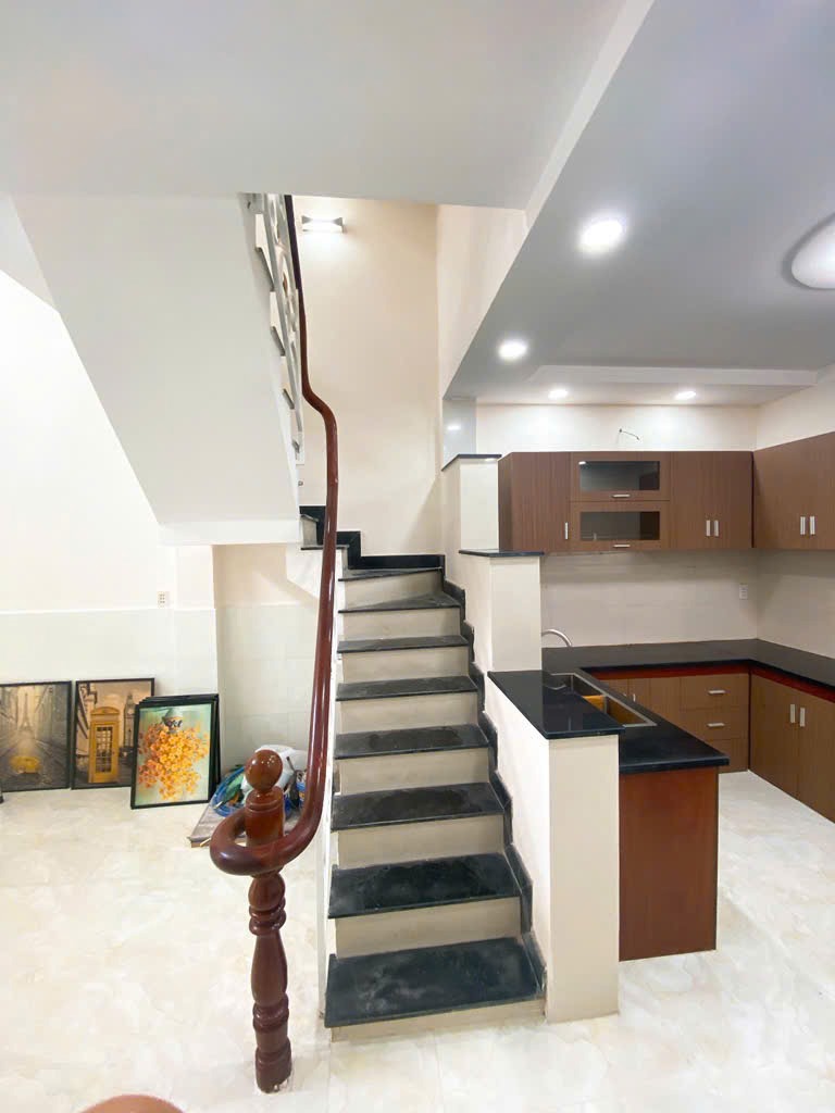 Bán Nhà Hẻm 4x10.3m, 5 Lầu, Quận 8 - Giá 6.9 Tỷ